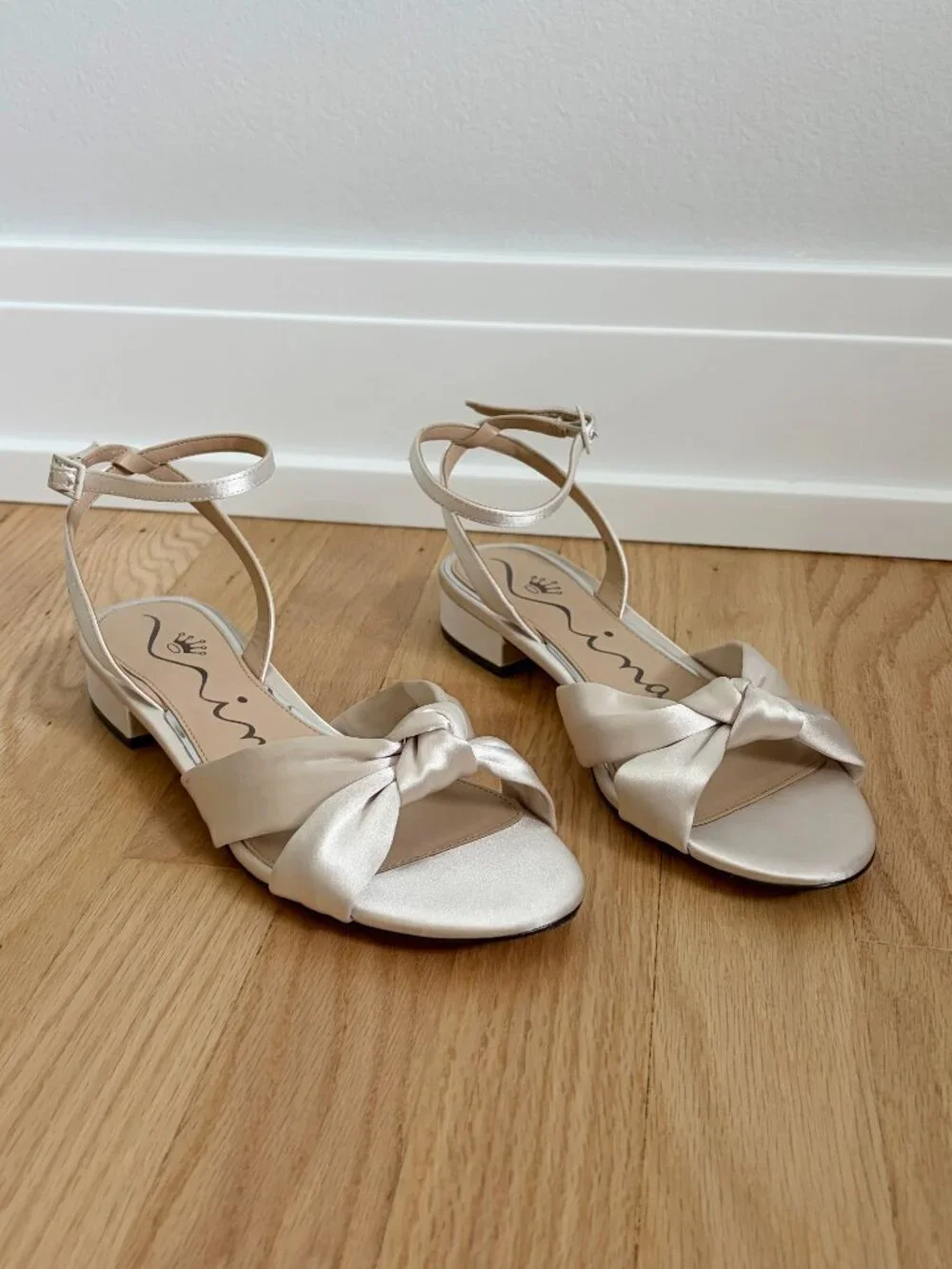 Nina Sulma Flat Sandals in Ivory - Size 7